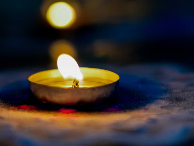 petite bougie allumée